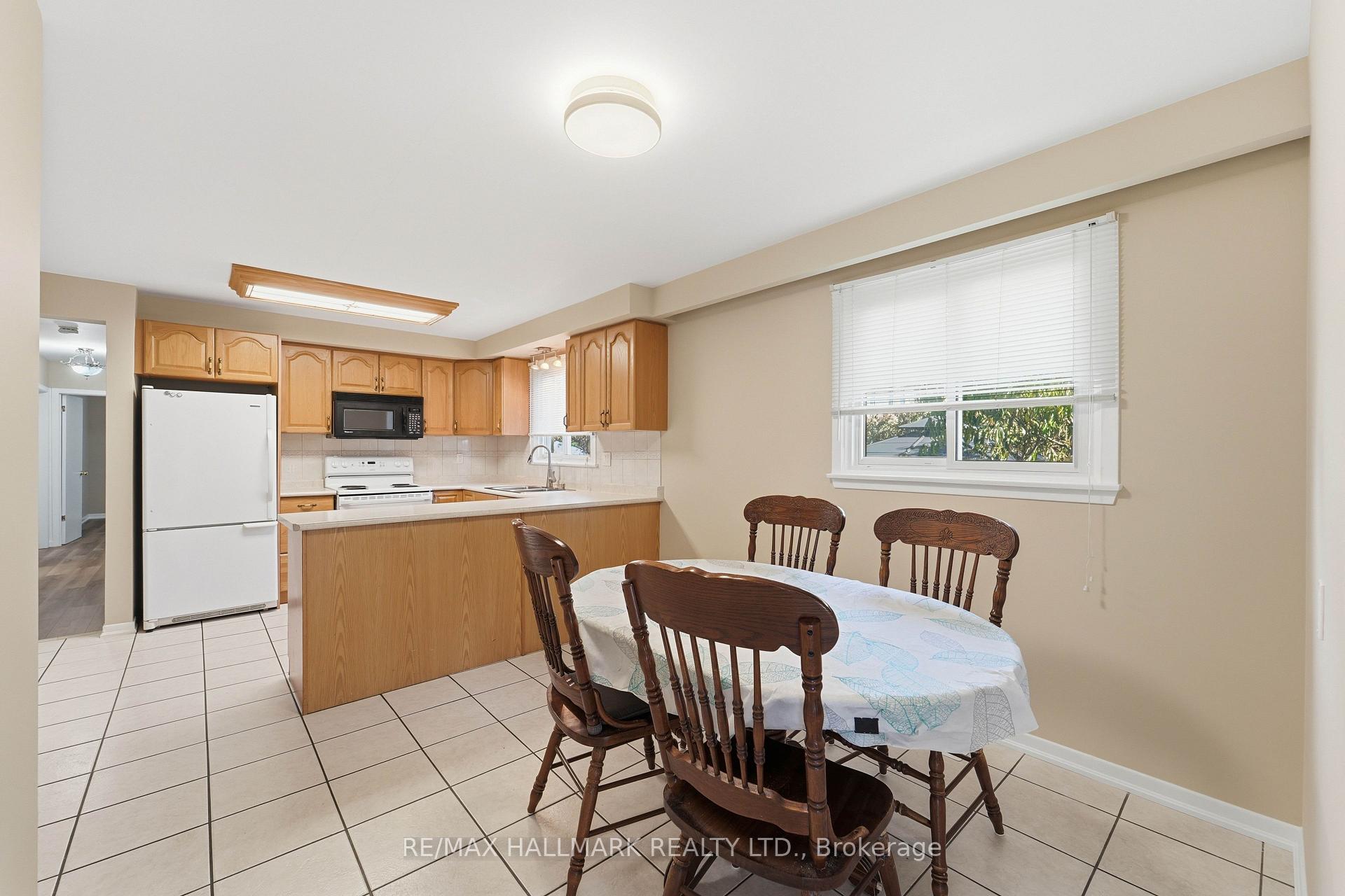 Photo 25 of 198 Weldrick Road W, Richmond Hill, North Richvale — HOMEH