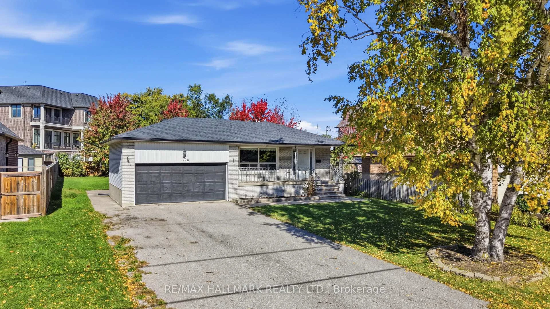 Photo 2 of 198 Weldrick Road W, Richmond Hill, North Richvale — HOMEH