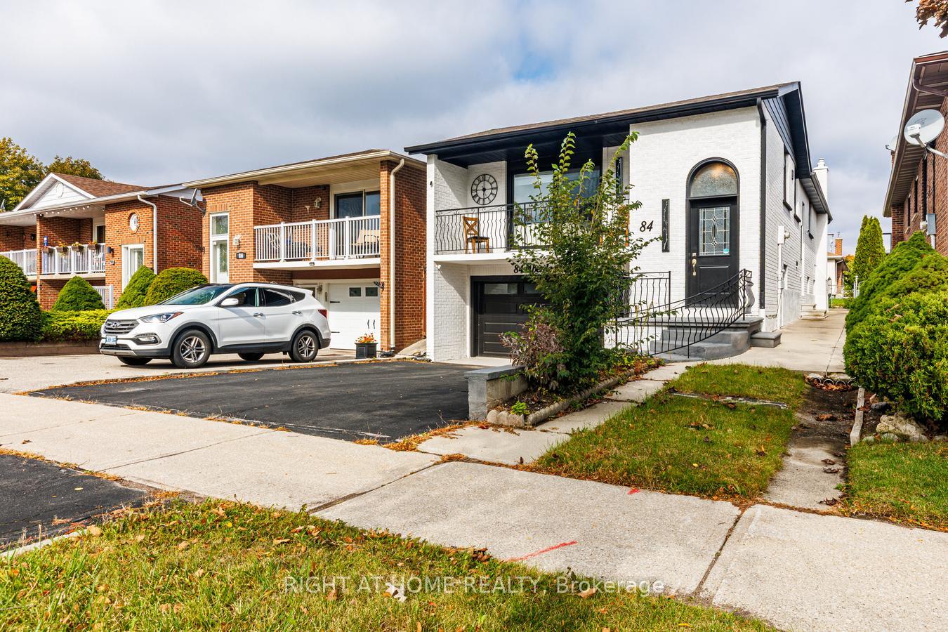 Photo 2 of 84 Aberdeen Avenue, Vaughan, East Woodbridge — HOMEH