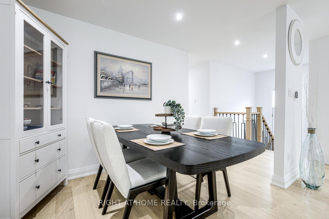 Photo 14 of 84 Aberdeen Avenue, Vaughan, East Woodbridge — HOMEH