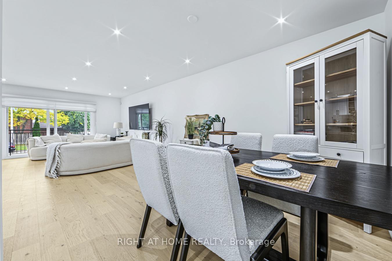 Photo 15 of 84 Aberdeen Avenue, Vaughan, East Woodbridge — HOMEH