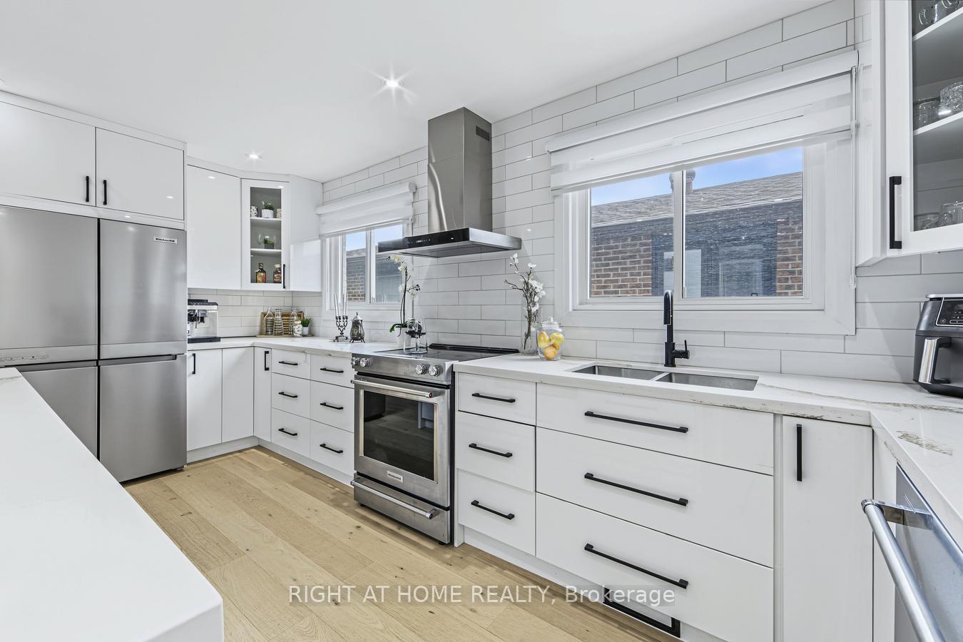 Photo 19 of 84 Aberdeen Avenue, Vaughan, East Woodbridge — HOMEH
