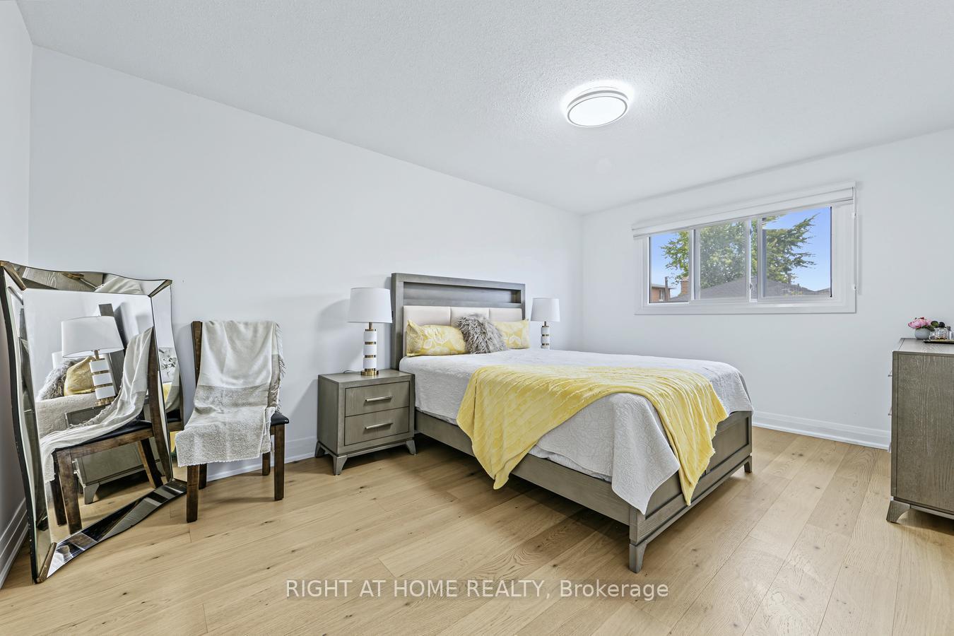 Photo 22 of 84 Aberdeen Avenue, Vaughan, East Woodbridge — HOMEH
