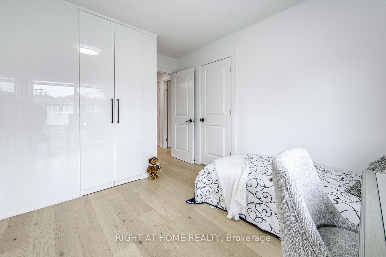Photo 26 of 84 Aberdeen Avenue, Vaughan, East Woodbridge — HOMEH