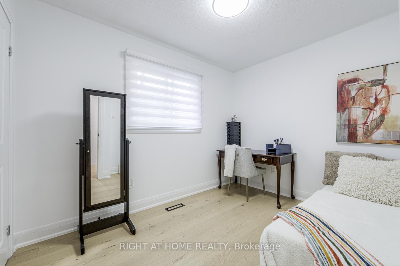 Photo 27 of 84 Aberdeen Avenue, Vaughan, East Woodbridge — HOMEH