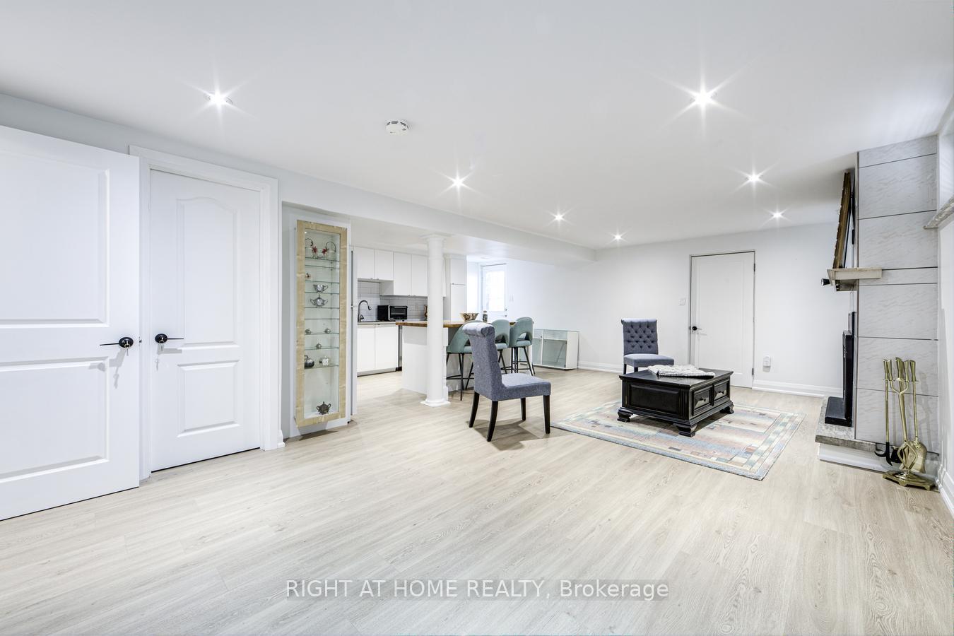 Photo 34 of 84 Aberdeen Avenue, Vaughan, East Woodbridge — HOMEH