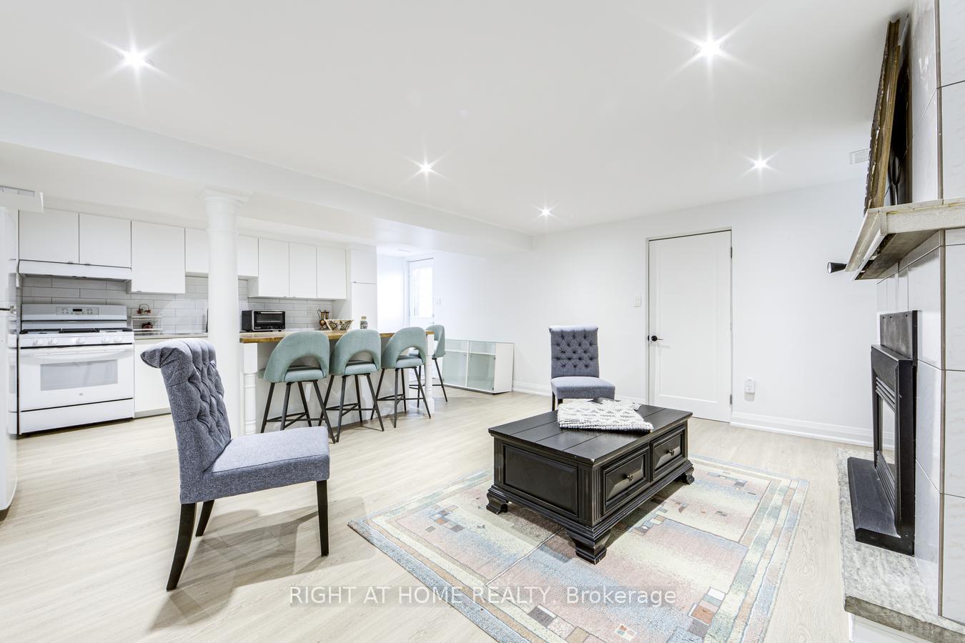 Photo 35 of 84 Aberdeen Avenue, Vaughan, East Woodbridge — HOMEH