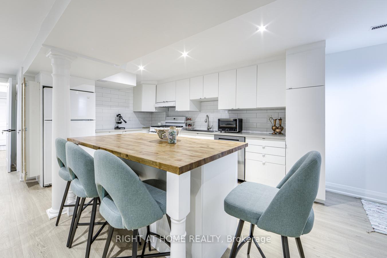 Photo 38 of 84 Aberdeen Avenue, Vaughan, East Woodbridge — HOMEH