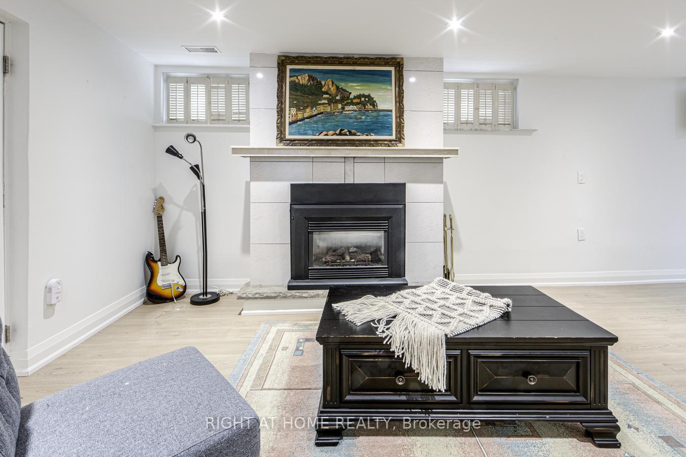 Photo 40 of 84 Aberdeen Avenue, Vaughan, East Woodbridge — HOMEH