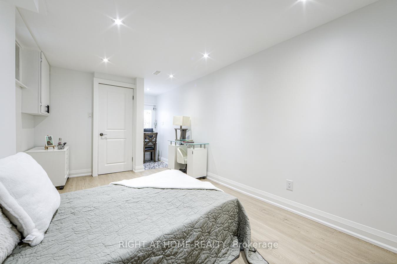 Photo 41 of 84 Aberdeen Avenue, Vaughan, East Woodbridge — HOMEH
