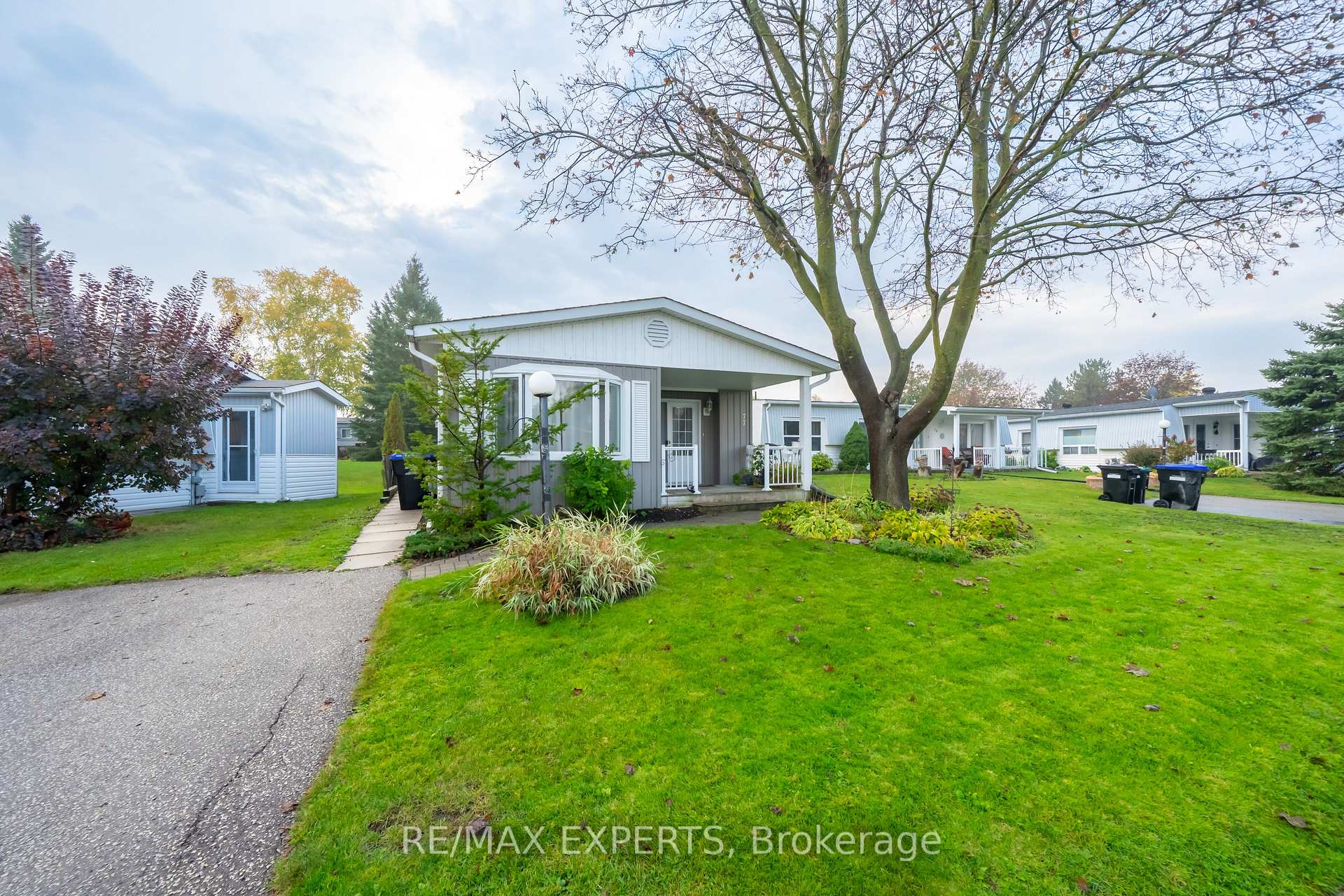 Photo 4 of 77 Linden Lane, Innisfil, Rural Innisfil — HOMEH