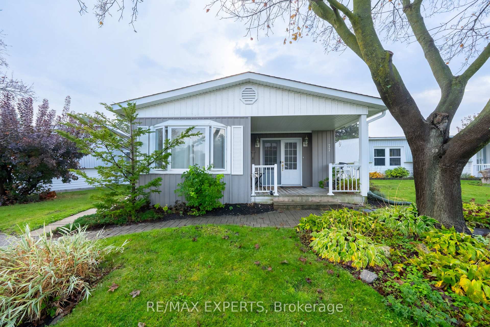 Photo 5 of 77 Linden Lane, Innisfil, Rural Innisfil — HOMEH