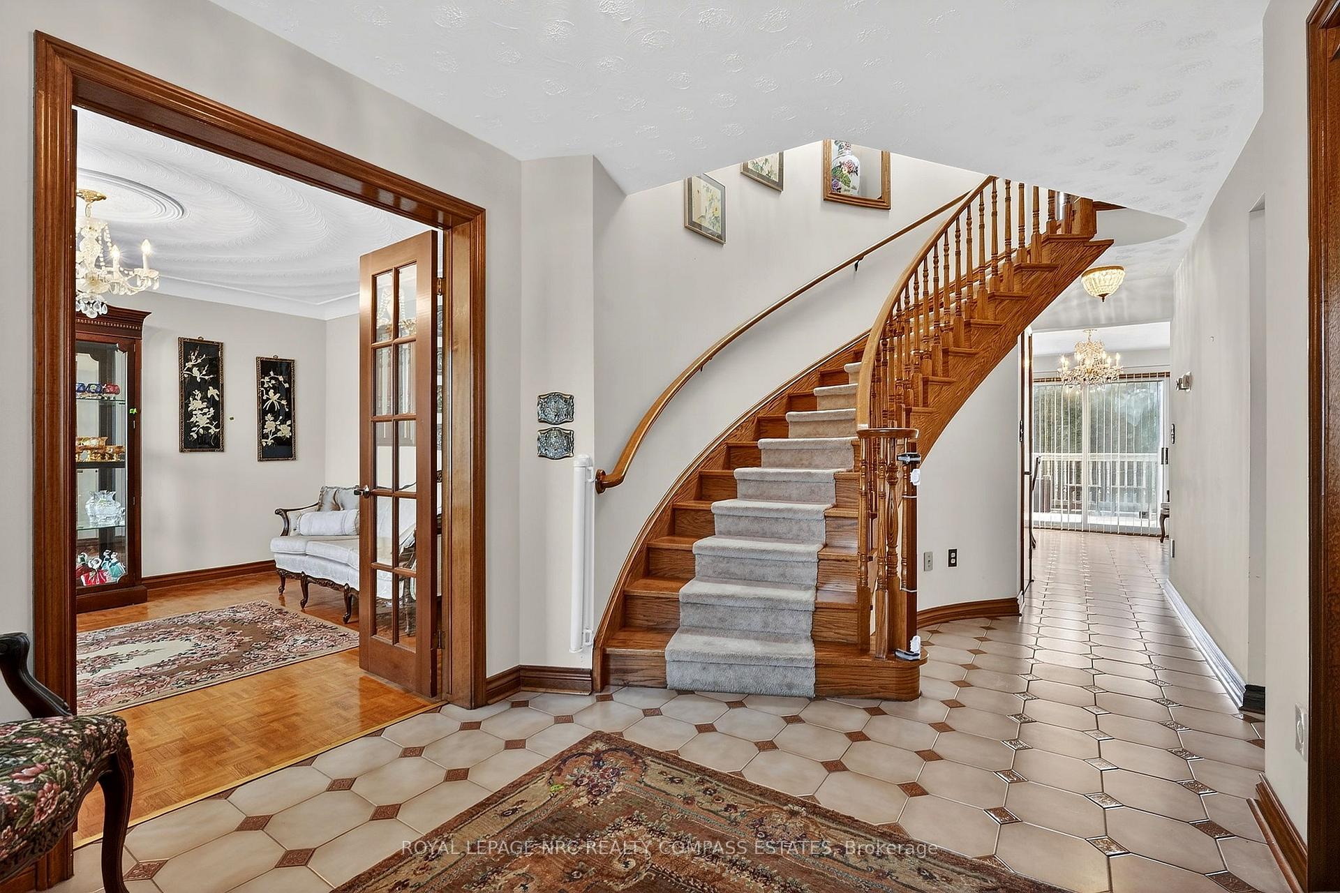 Photo 6 of 36 Chancery Circle, St. Catharines, Vine/Linwell — HOMEH