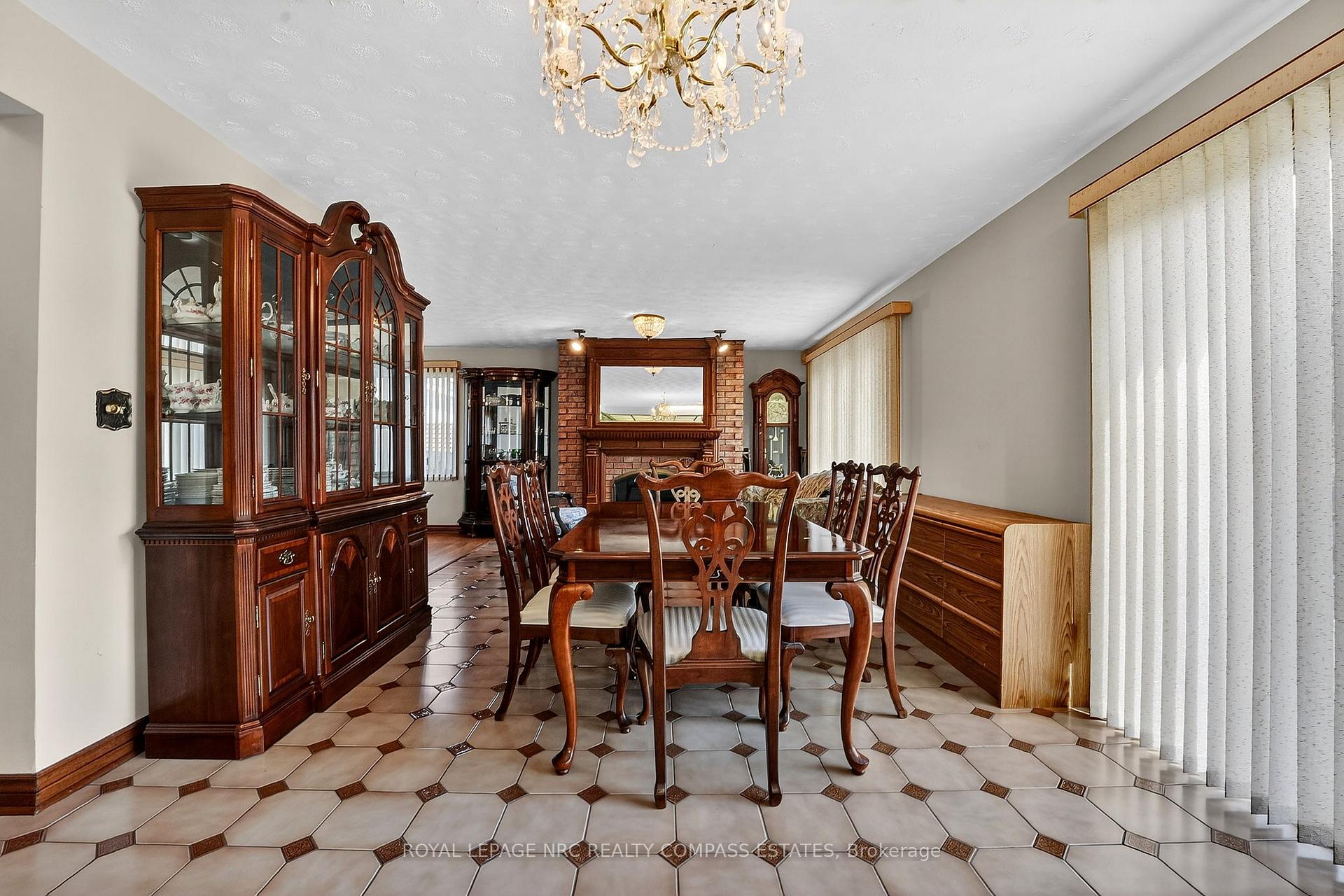 Photo 12 of 36 Chancery Circle, St. Catharines, Vine/Linwell — HOMEH