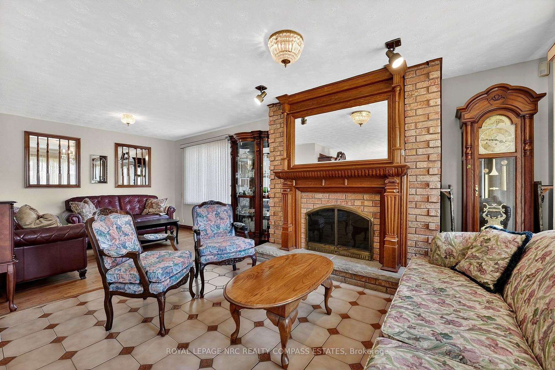 Photo 15 of 36 Chancery Circle, St. Catharines, Vine/Linwell — HOMEH