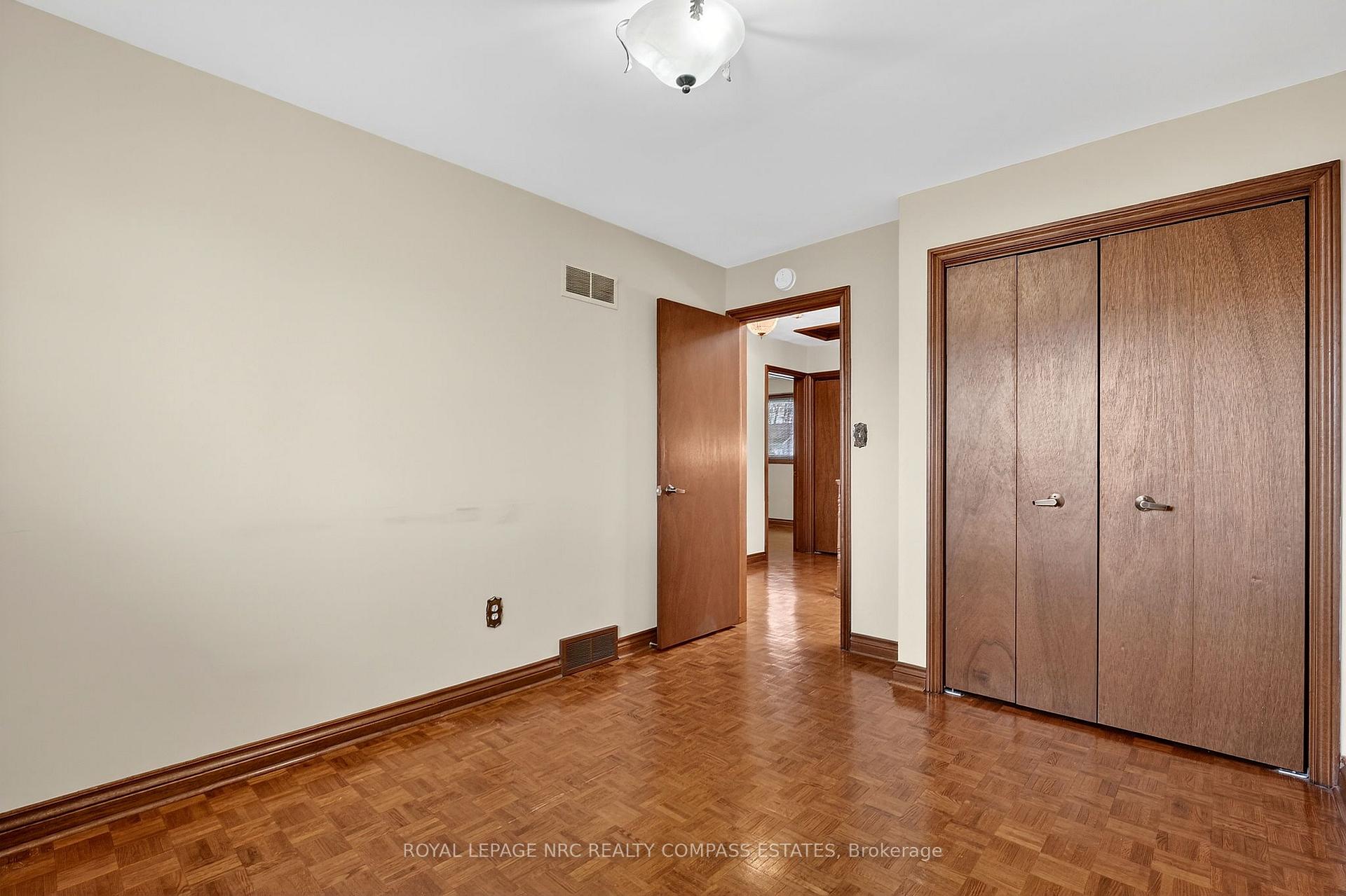 Photo 21 of 36 Chancery Circle, St. Catharines, Vine/Linwell — HOMEH