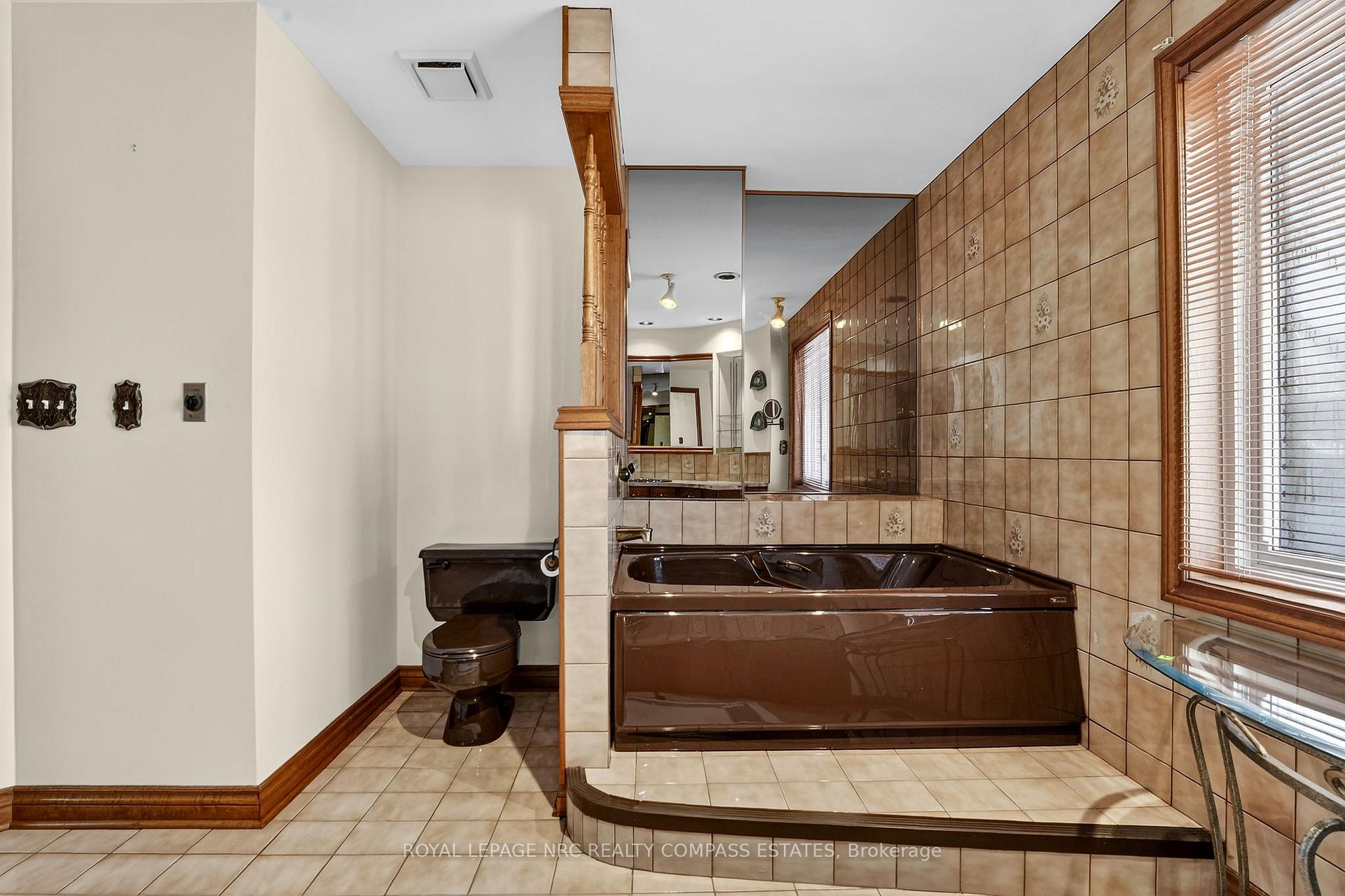 Photo 28 of 36 Chancery Circle, St. Catharines, Vine/Linwell — HOMEH