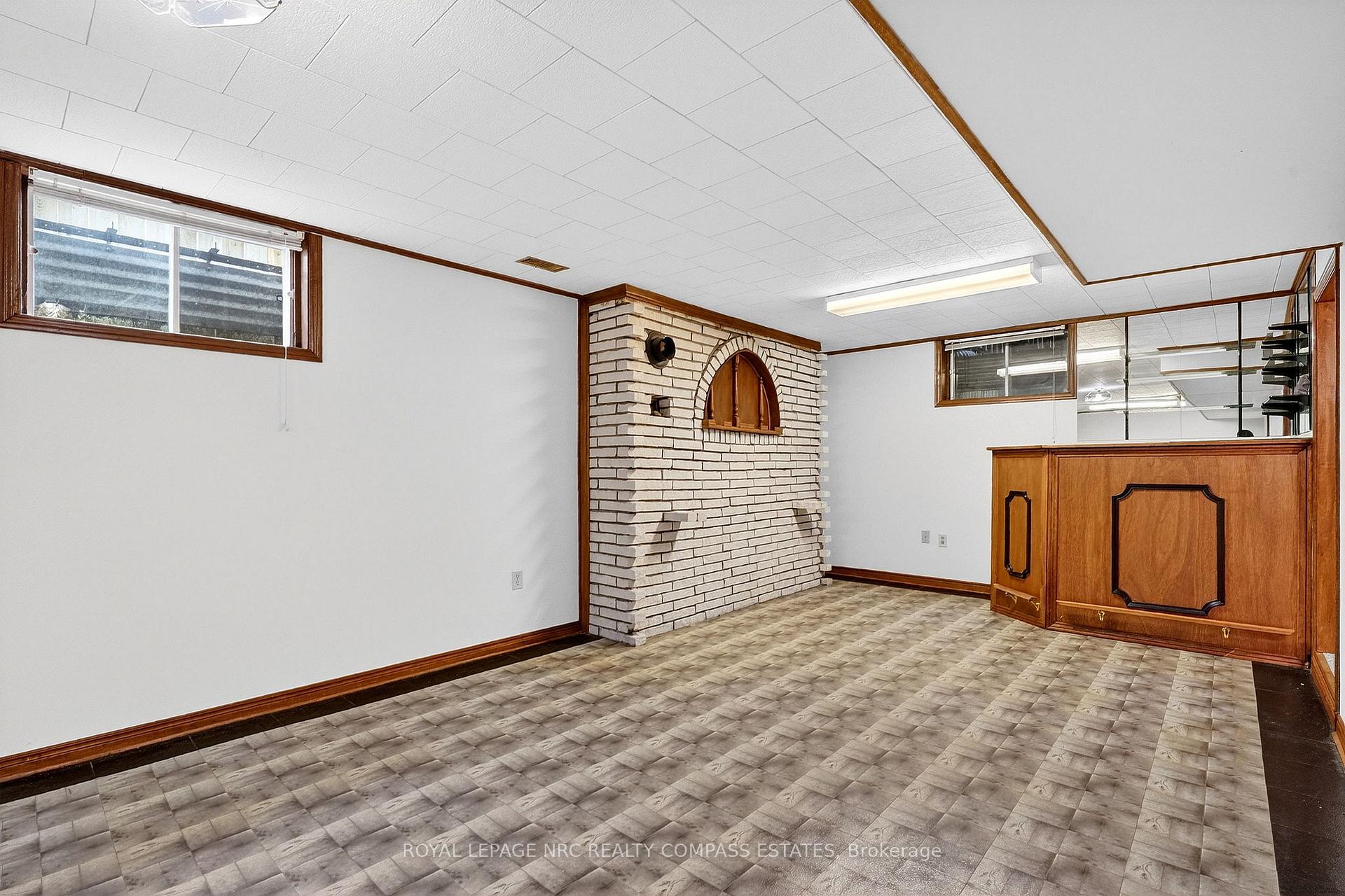 Photo 30 of 36 Chancery Circle, St. Catharines, Vine/Linwell — HOMEH