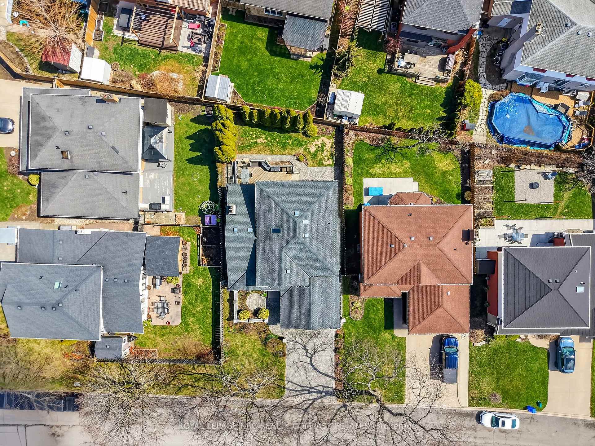 Photo 41 of 36 Chancery Circle, St. Catharines, Vine/Linwell — HOMEH