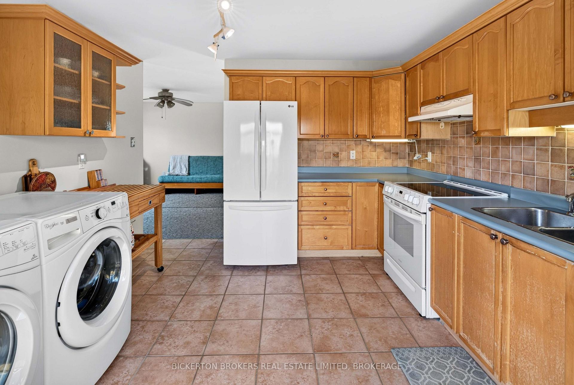 Photo 15 of 354 Oak Street, Gananoque, Gananoque — HOMEH