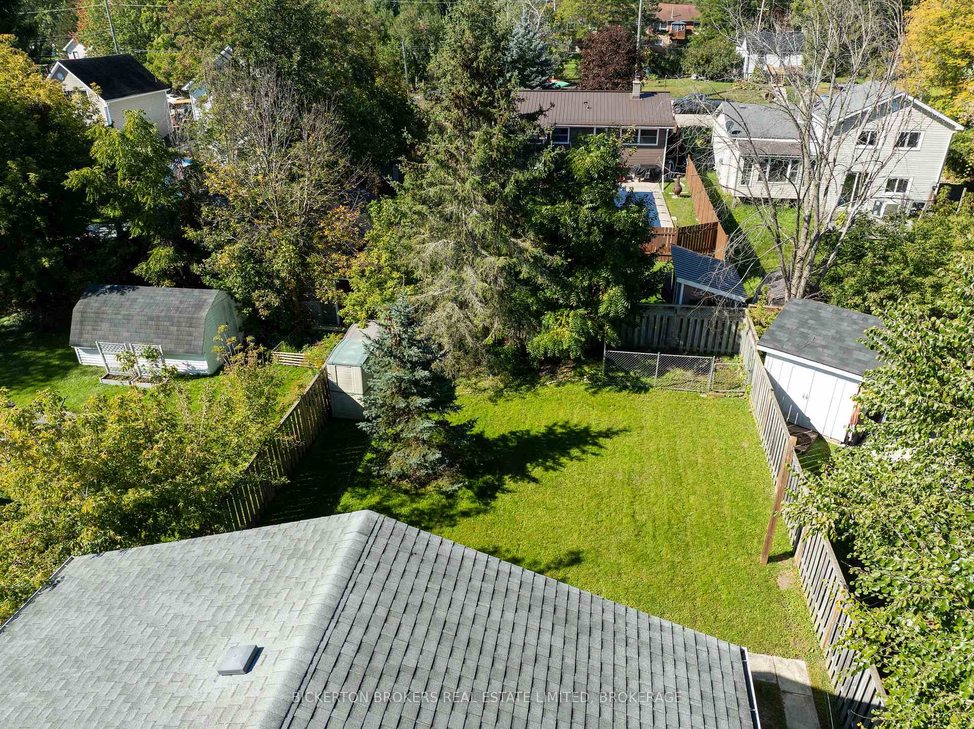 Photo 33 of 354 Oak Street, Gananoque, Gananoque — HOMEH