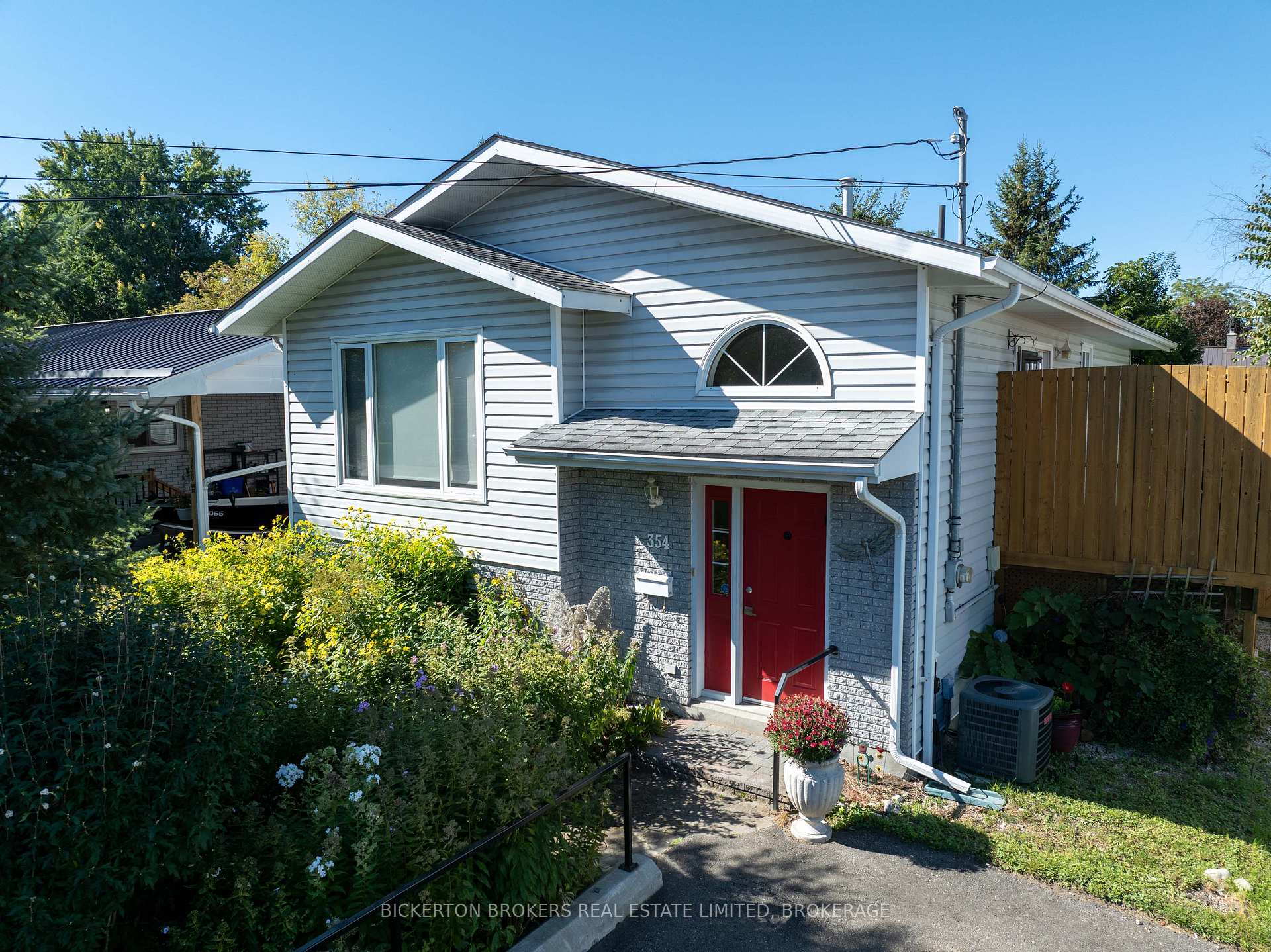 Photo of 354 Oak Street