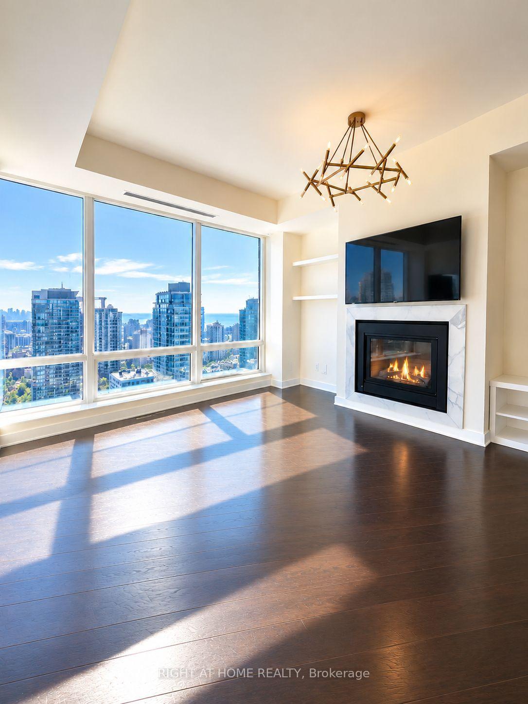 Photo 5 of Unit 4102, 180 University Avenue, Toronto, Bay Street Corridor — HOMEH