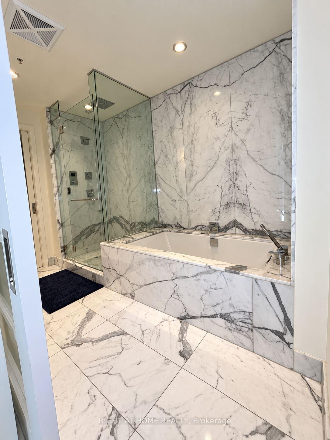 Photo 11 of Unit 4102, 180 University Avenue, Toronto, Bay Street Corridor — HOMEH