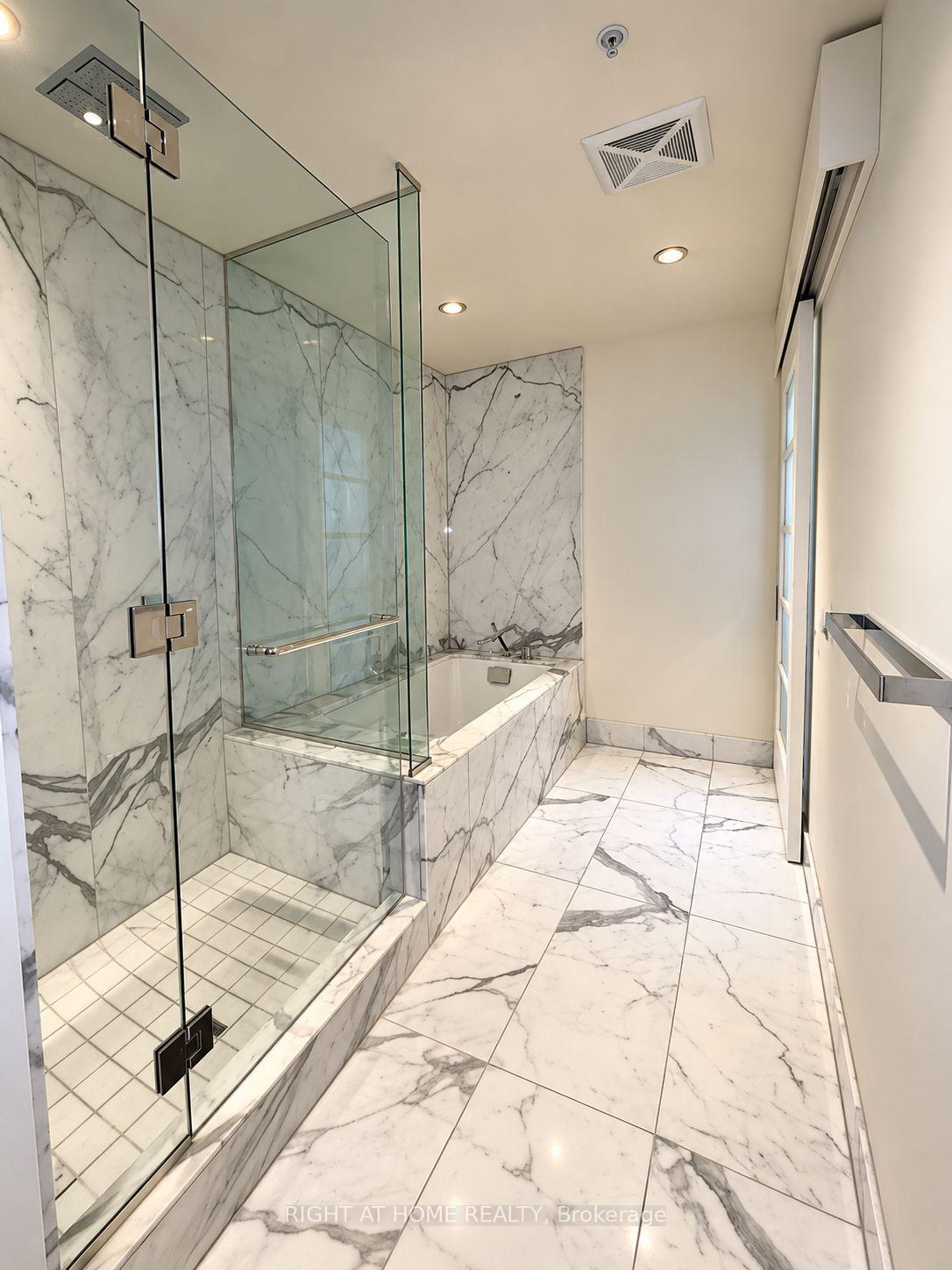 Photo 12 of Unit 4102, 180 University Avenue, Toronto, Bay Street Corridor — HOMEH