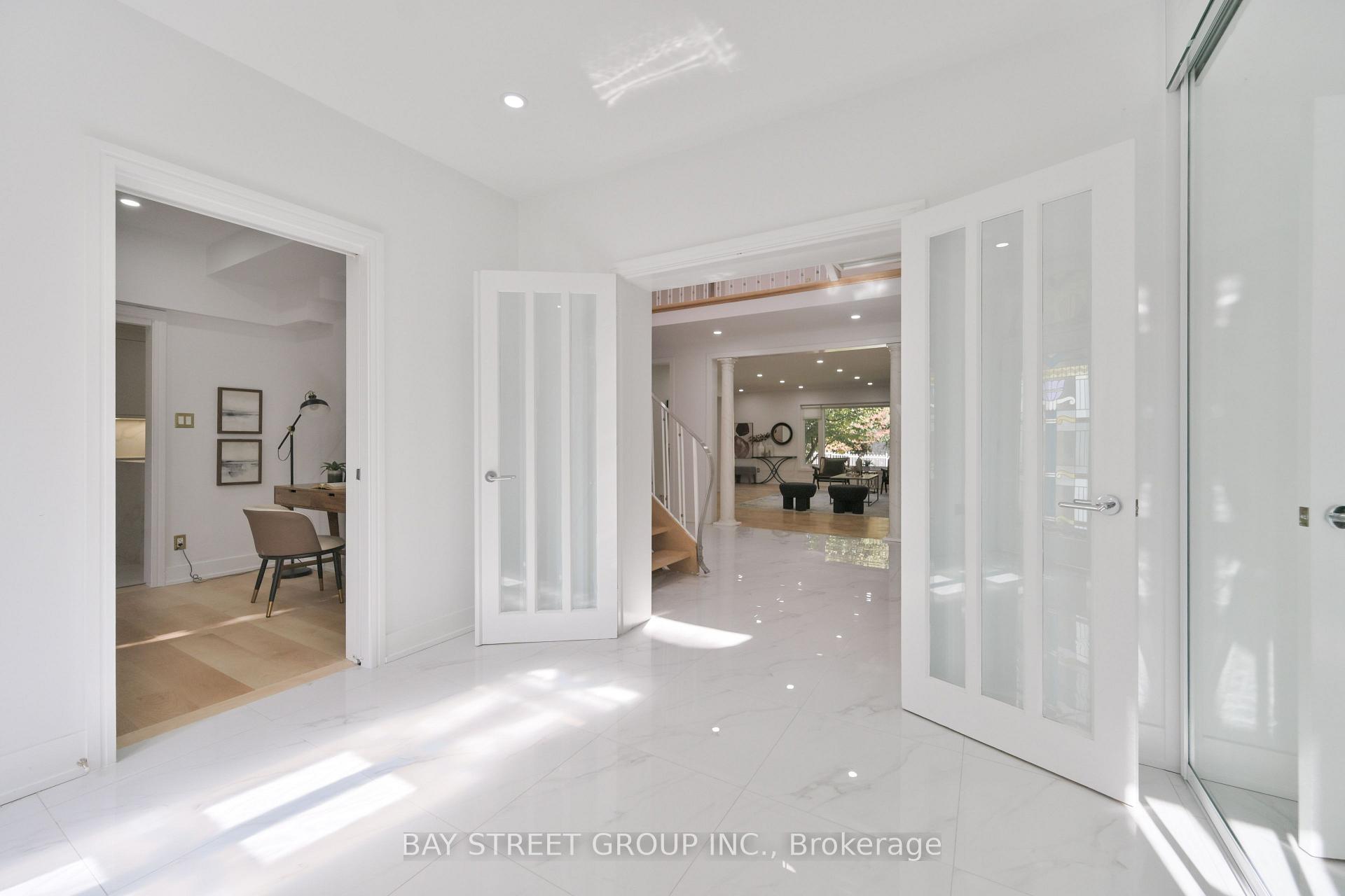 Photo 2 of 50 Owen Boulevard, North York, St. Andrew-Windfields — HOMEH