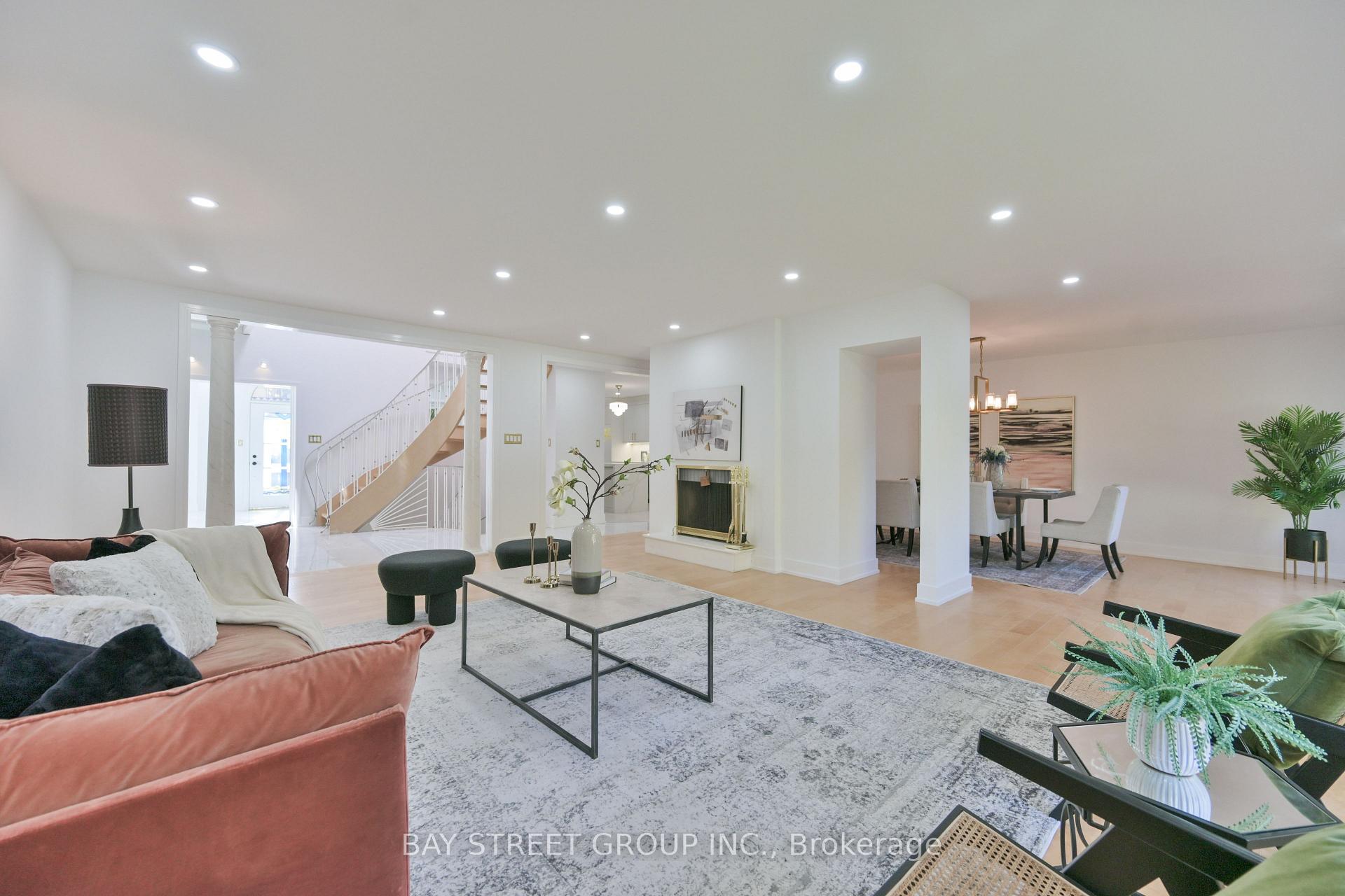 Photo 7 of 50 Owen Boulevard, North York, St. Andrew-Windfields — HOMEH