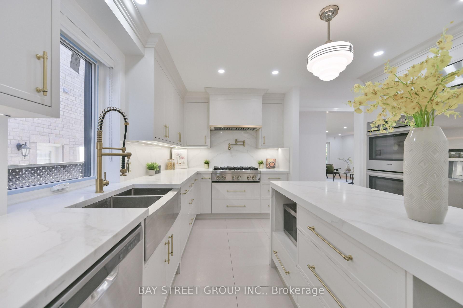 Photo 10 of 50 Owen Boulevard, North York, St. Andrew-Windfields — HOMEH