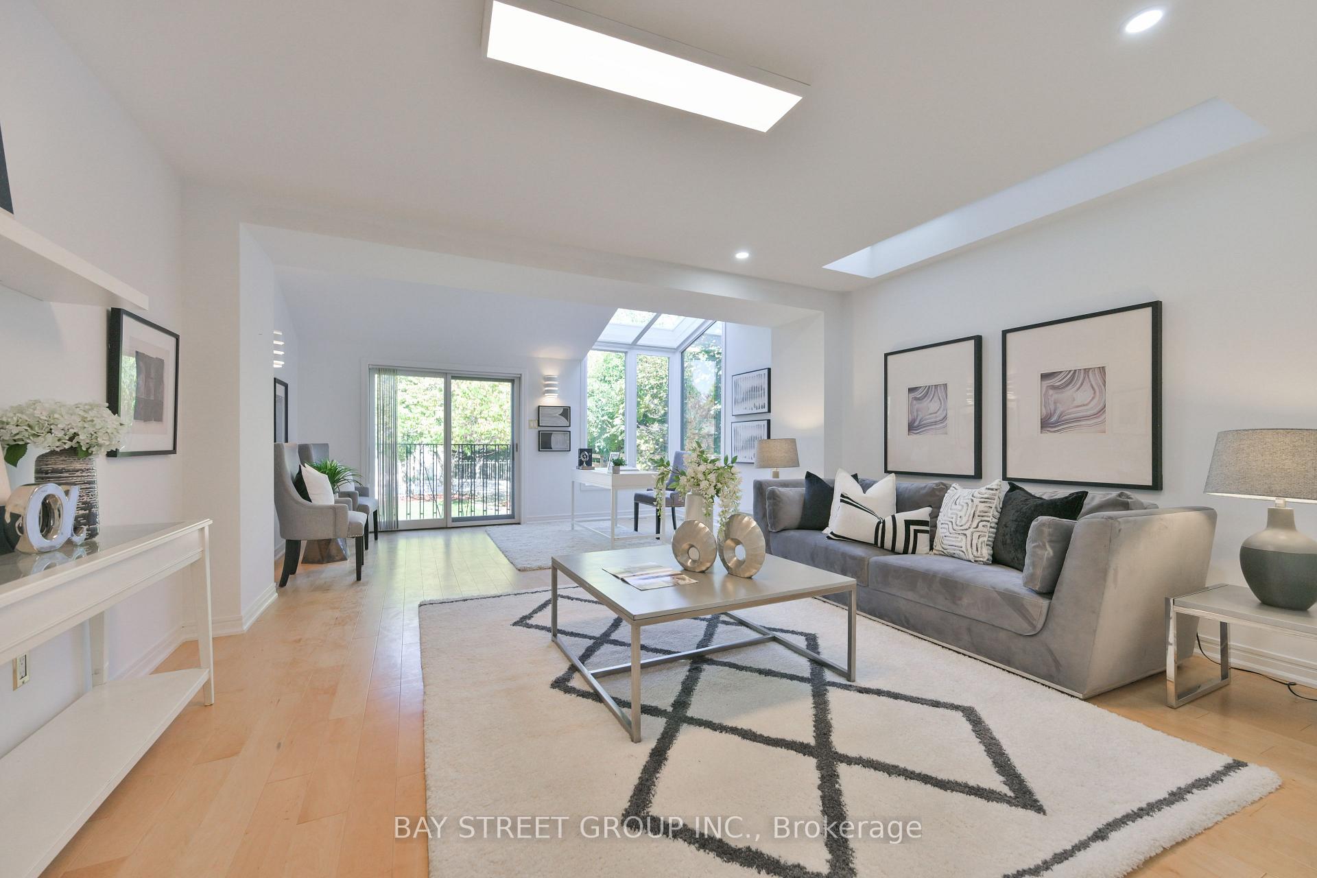 Photo 14 of 50 Owen Boulevard, North York, St. Andrew-Windfields — HOMEH