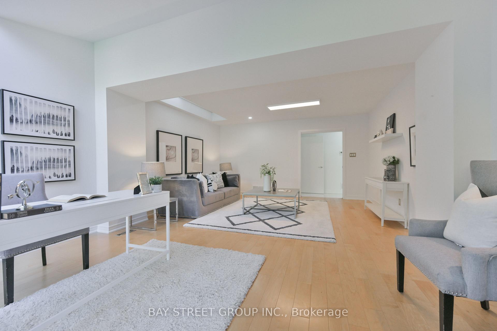 Photo 16 of 50 Owen Boulevard, North York, St. Andrew-Windfields — HOMEH
