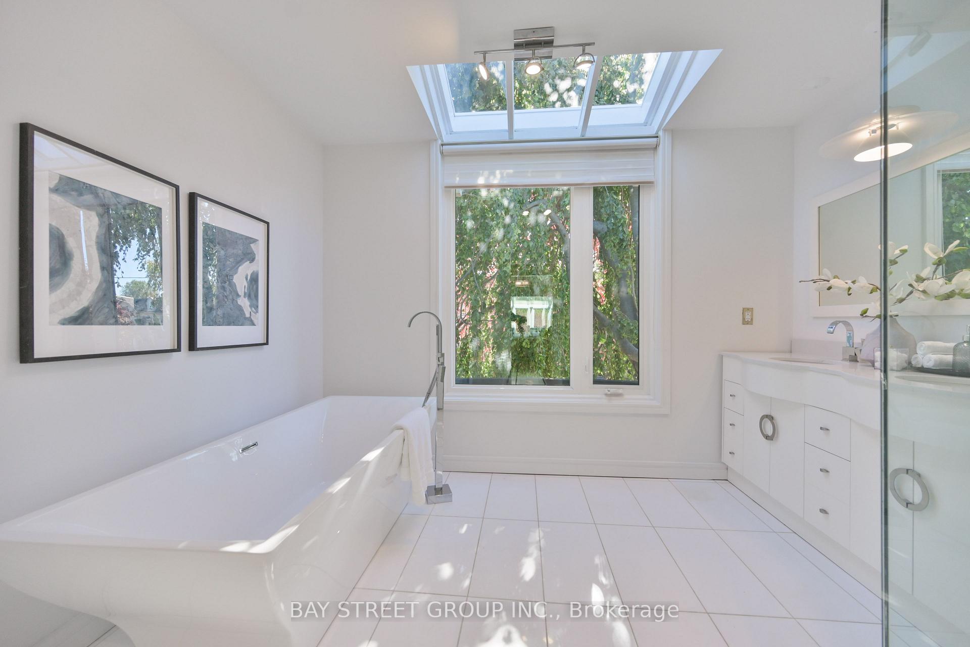 Photo 22 of 50 Owen Boulevard, North York, St. Andrew-Windfields — HOMEH