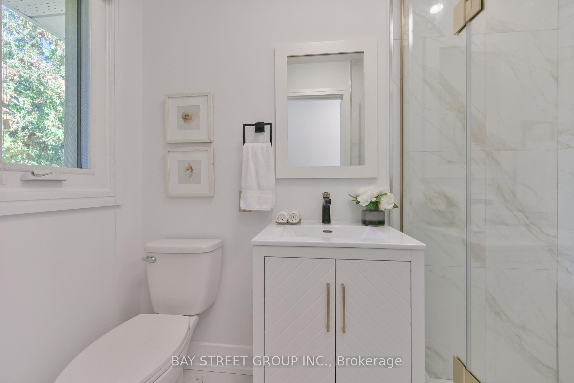 Photo 30 of 50 Owen Boulevard, North York, St. Andrew-Windfields — HOMEH