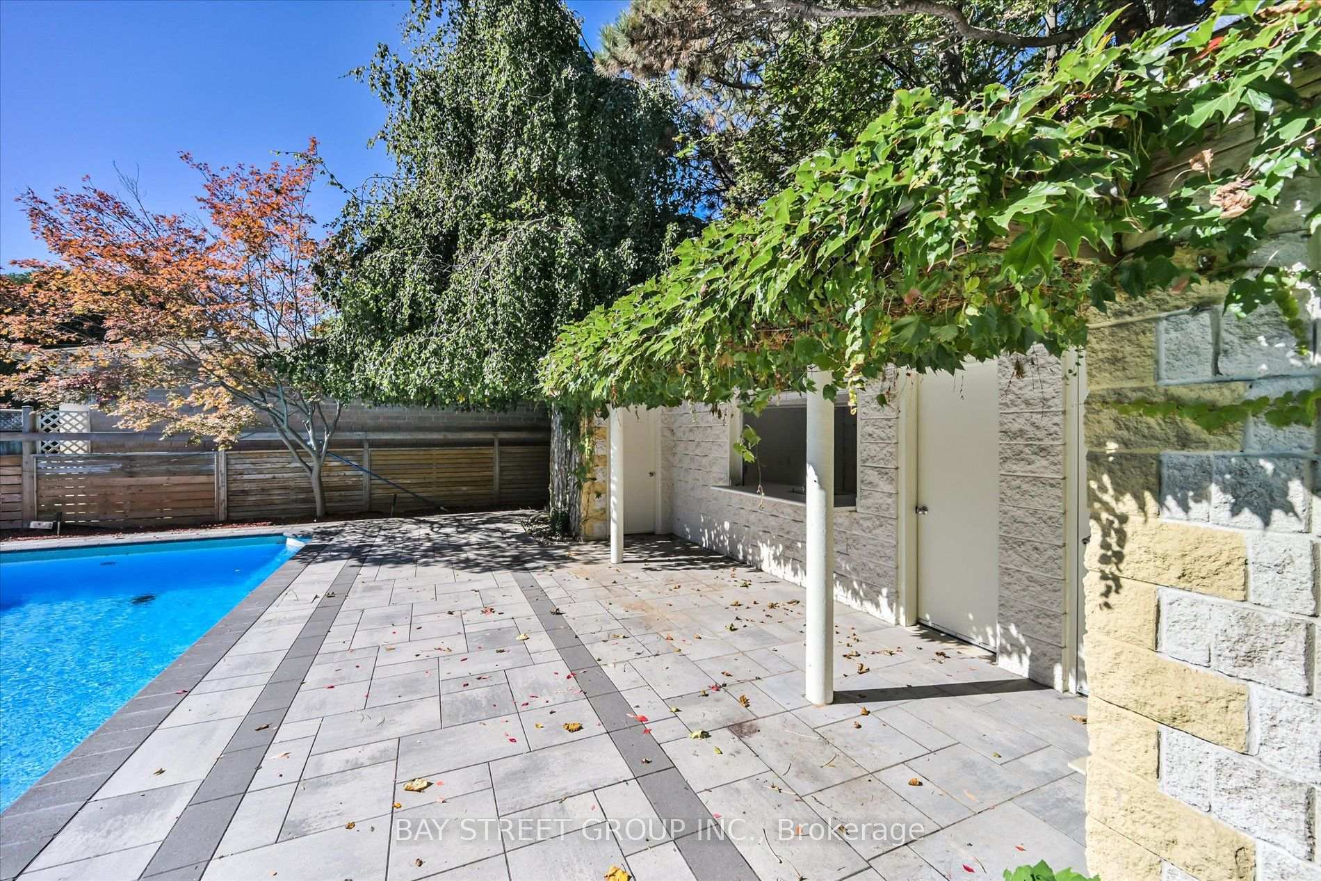 Photo 41 of 50 Owen Boulevard, North York, St. Andrew-Windfields — HOMEH