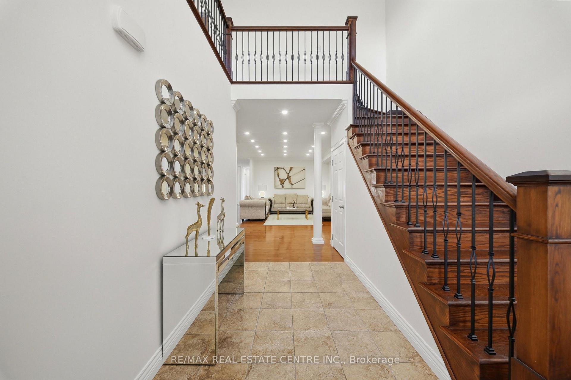 Photo 8 of 509 St Moritz Avenue, Waterloo, Clair Hills — HOMEH