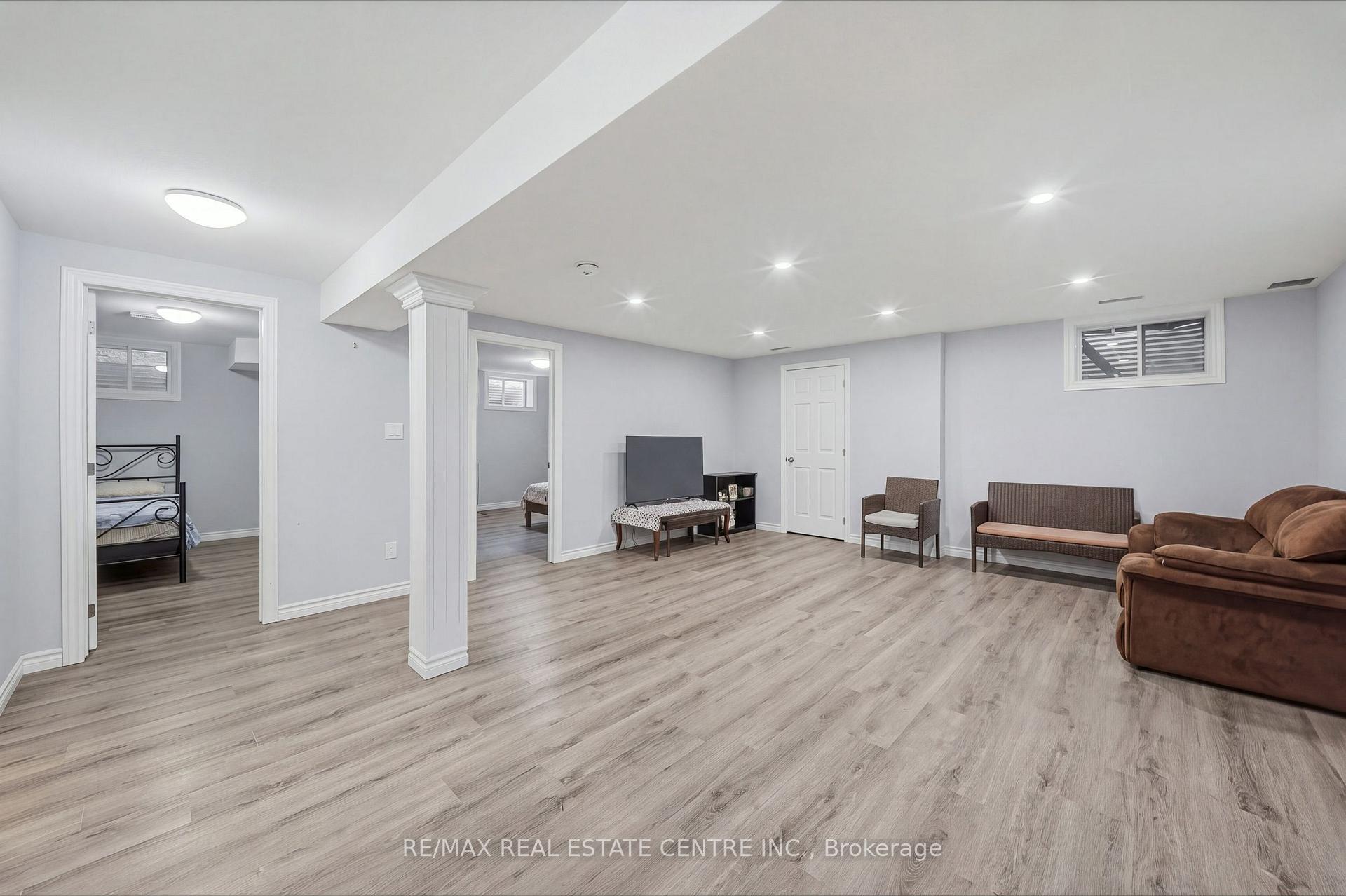 Photo 18 of 509 St Moritz Avenue, Waterloo, Clair Hills — HOMEH