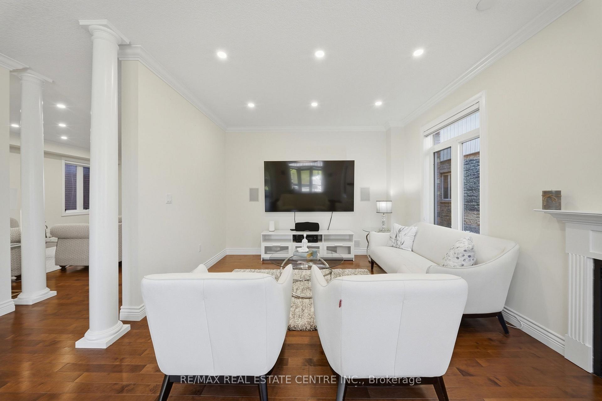 Photo 24 of 509 St Moritz Avenue, Waterloo, Clair Hills — HOMEH