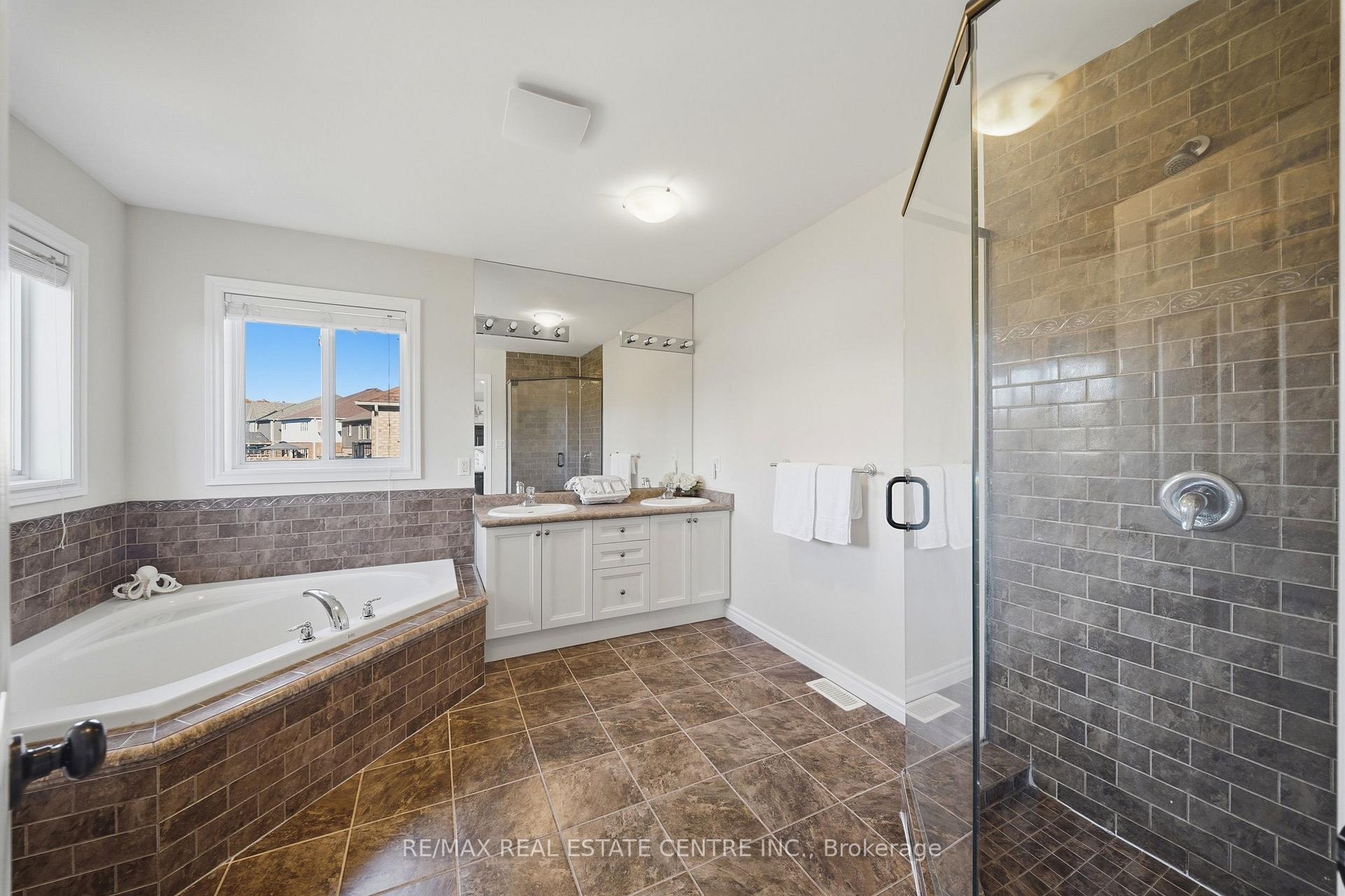 Photo 36 of 509 St Moritz Avenue, Waterloo, Clair Hills — HOMEH