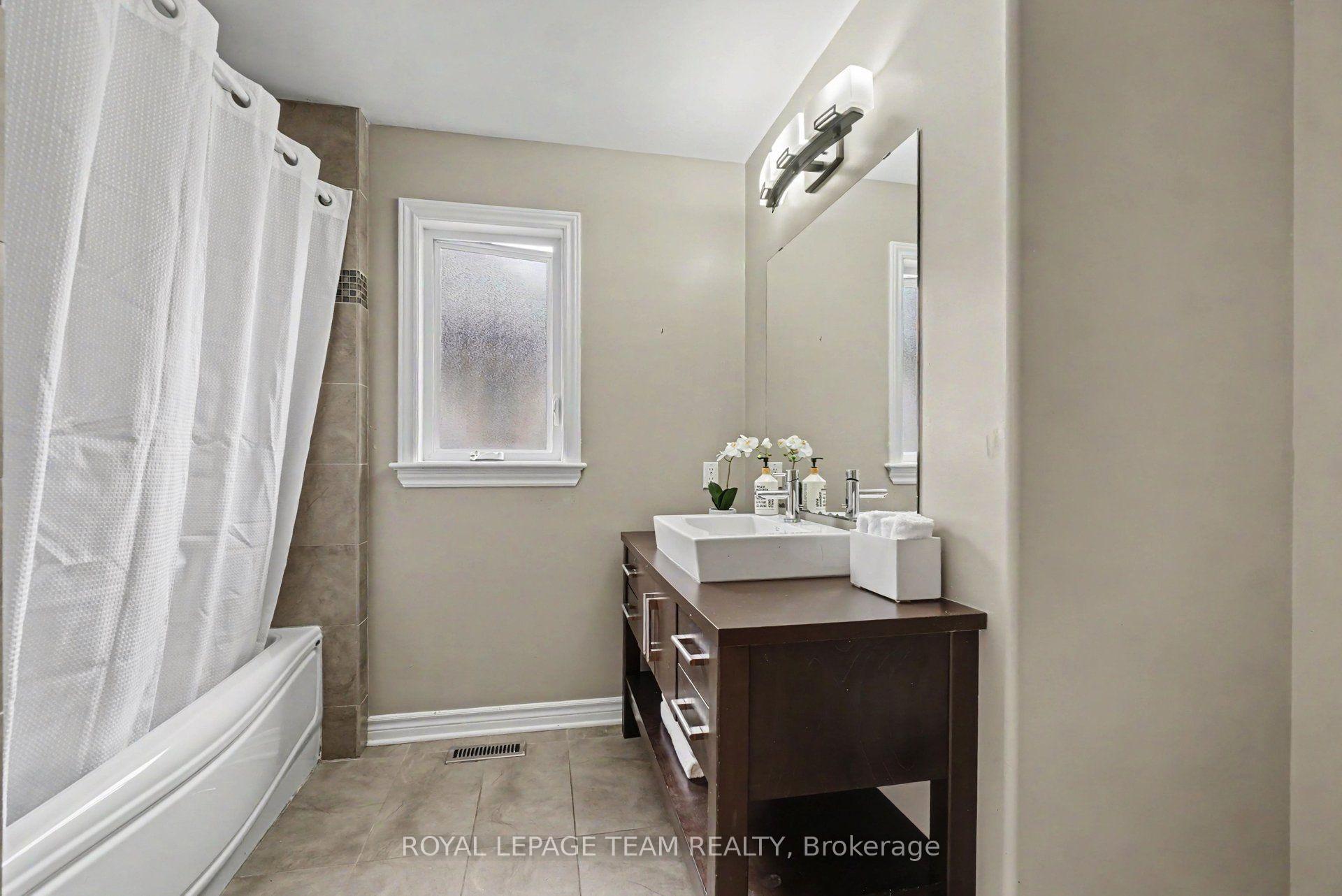 Photo 32 of 152 West Ridge Drive, Ottawa, Stittsville (Central) — HOMEH