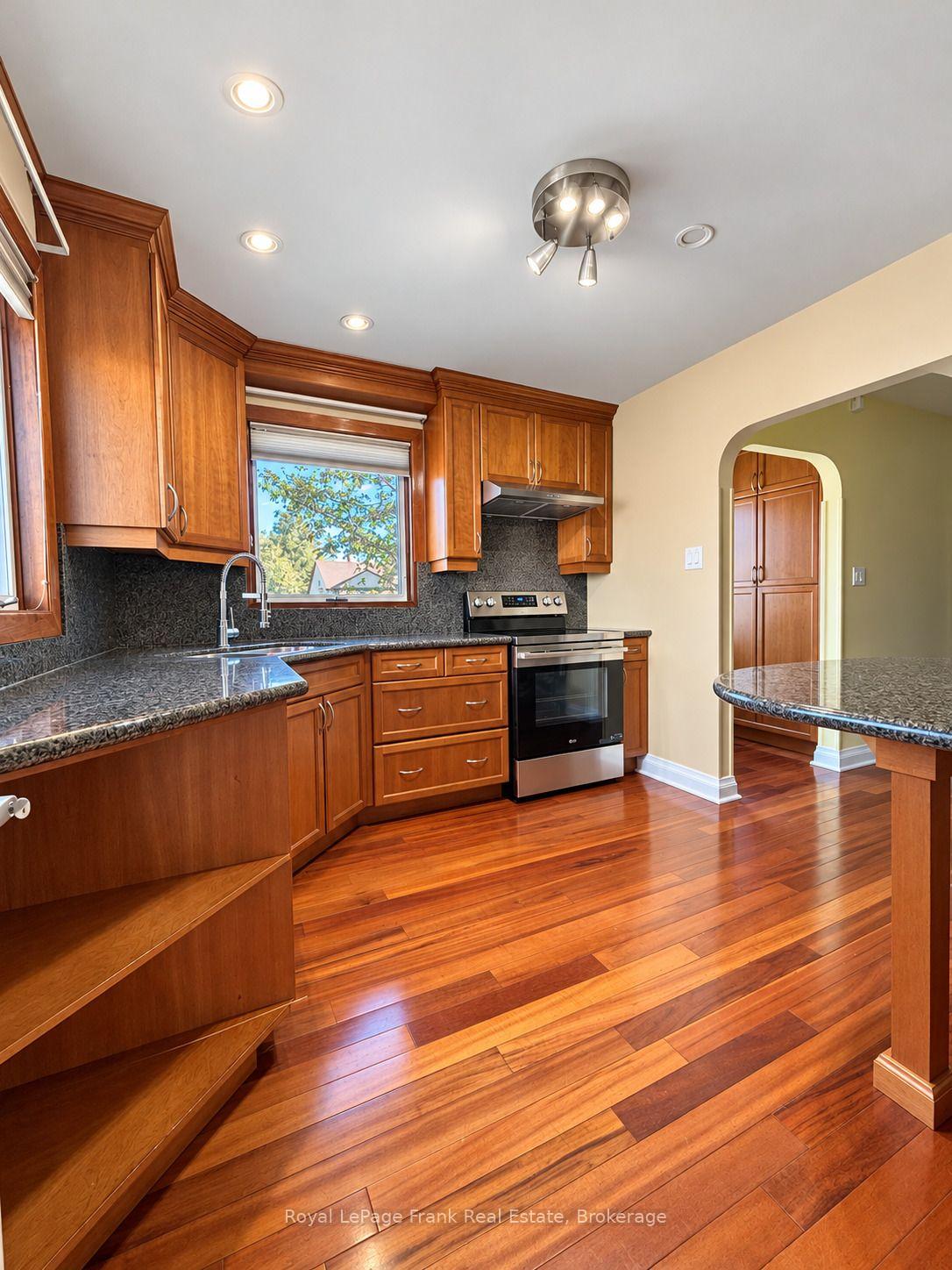 Photo 4 of 66 Admiral Road, Ajax, South East — HOMEH