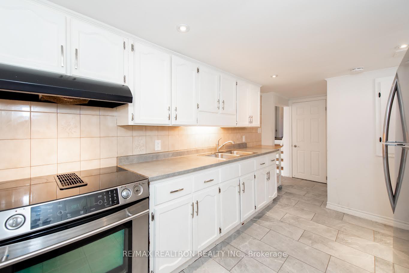 Photo 2 of 60 Northwood Drive, Brampton, Northwood Park — HOMEH