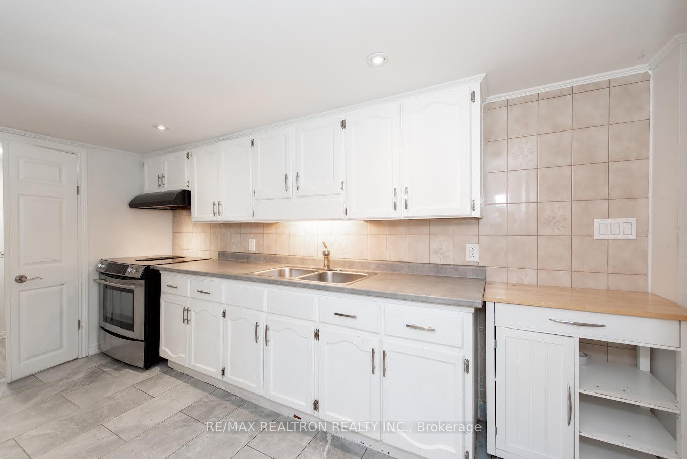 Photo 4 of 60 Northwood Drive, Brampton, Northwood Park — HOMEH