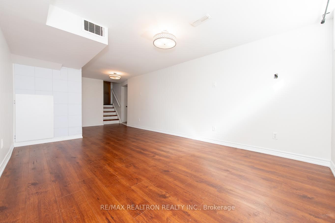 Photo 10 of 60 Northwood Drive, Brampton, Northwood Park — HOMEH