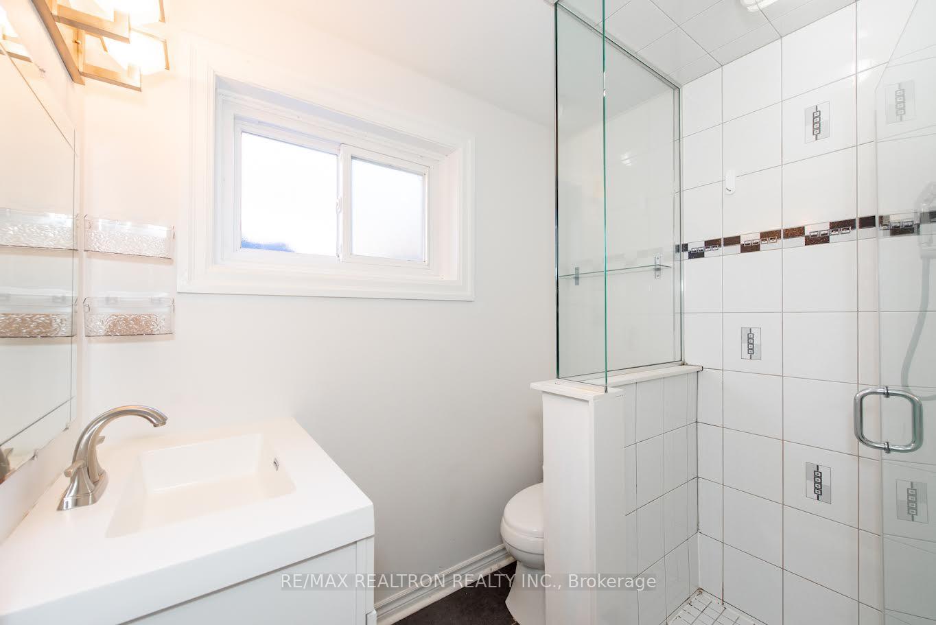 Photo 18 of 60 Northwood Drive, Brampton, Northwood Park — HOMEH