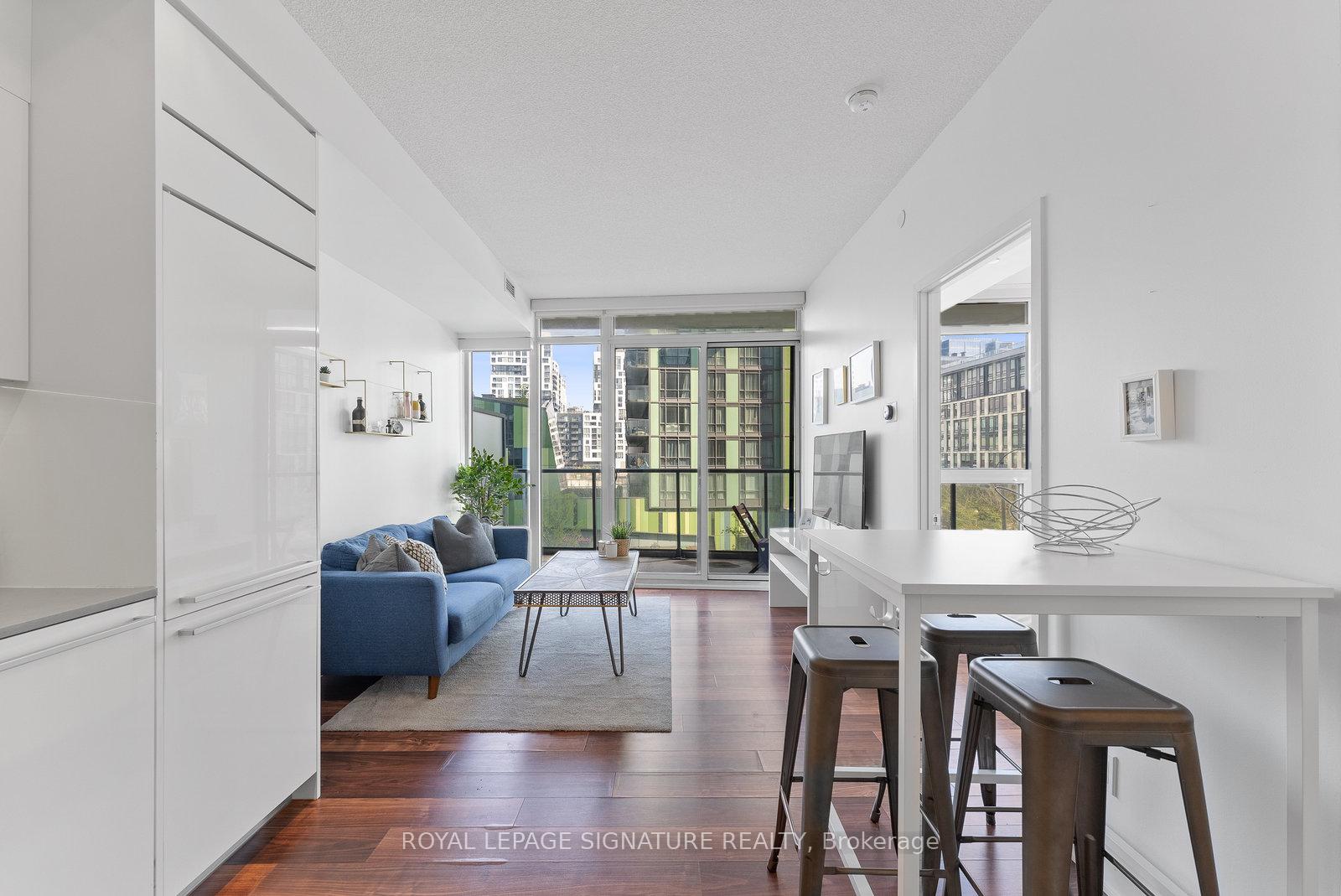 Front of Unit 315, 90 Queens Wharf Road