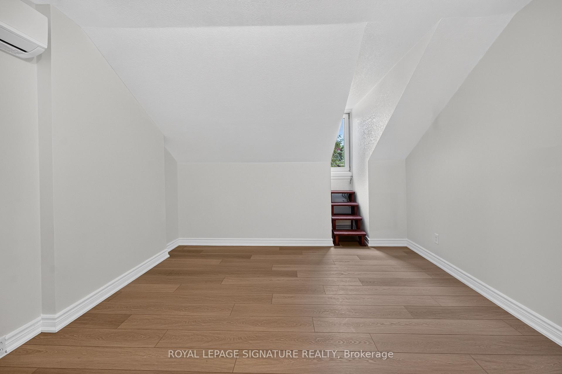 Photo 5 of Unit 4, 21 West Avenue S, Hamilton, Corktown — HOMEH