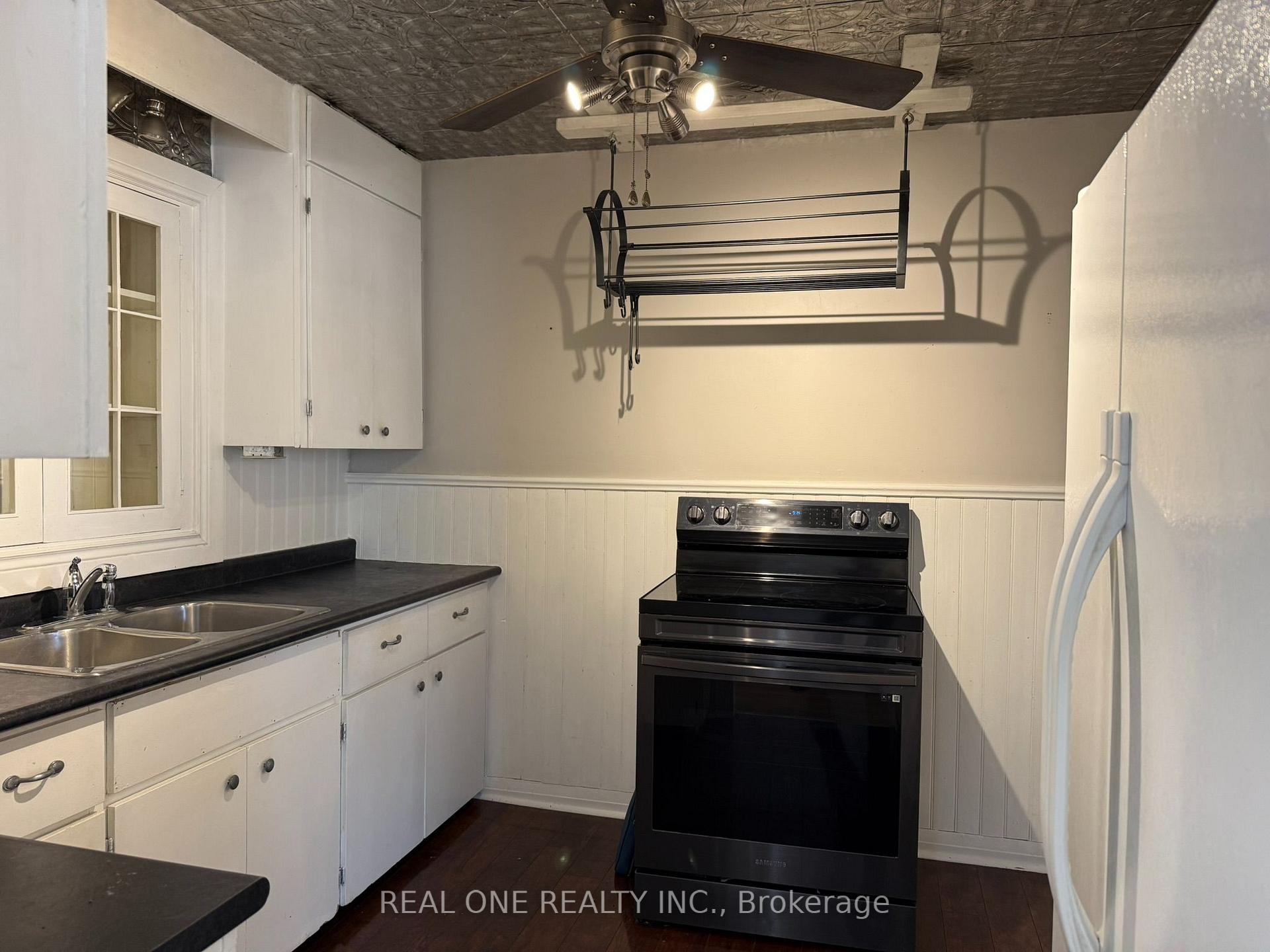 Photo 8 of 337 Victoria Avenue, Belleville, Belleville Ward — HOMEH